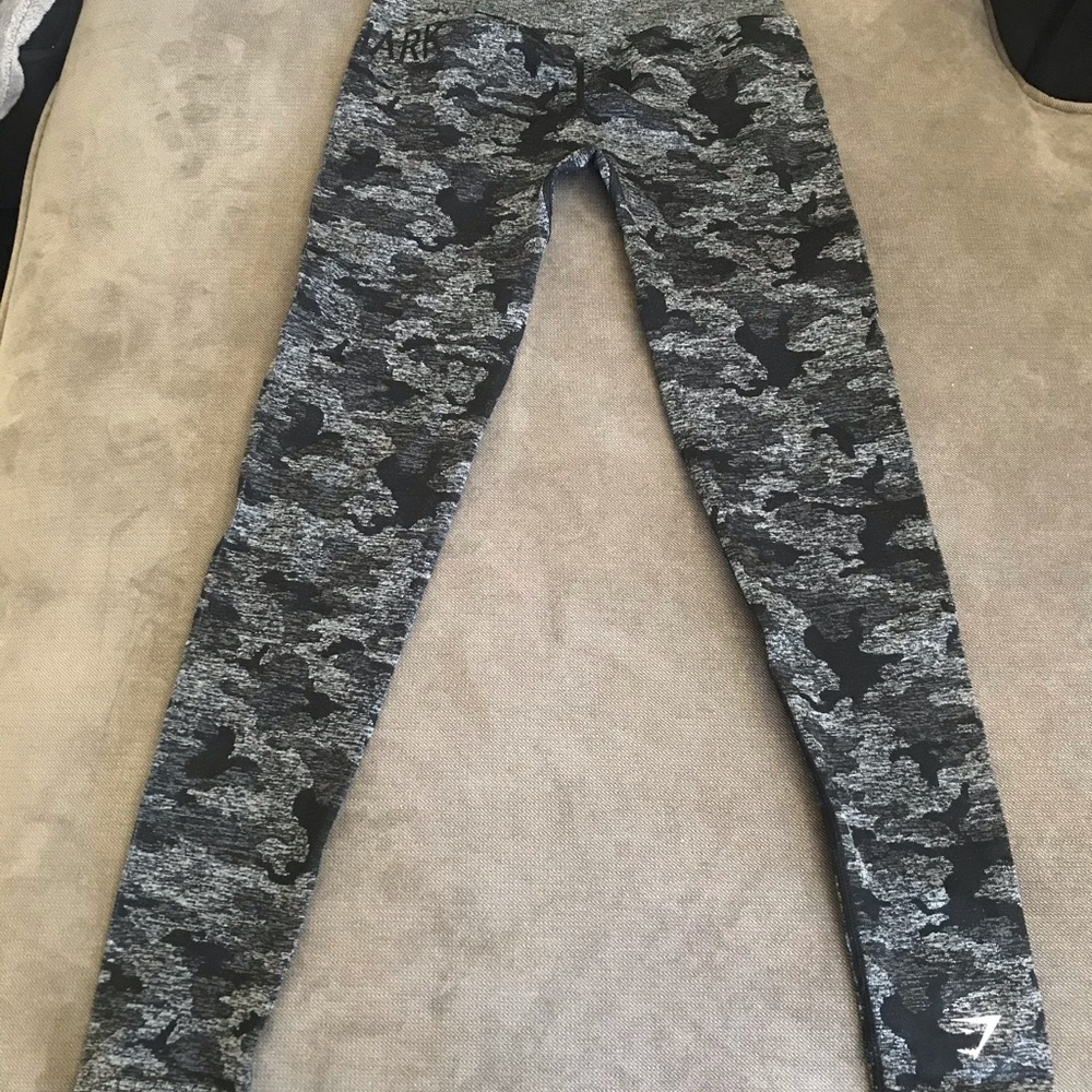 Black camo xs gymshark leggings